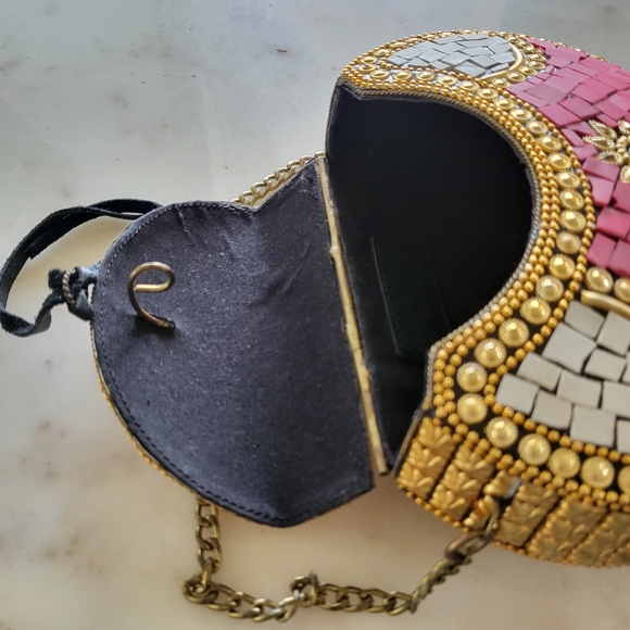 Small bejeweled crossbody/handbag - Picture 2 of 12
